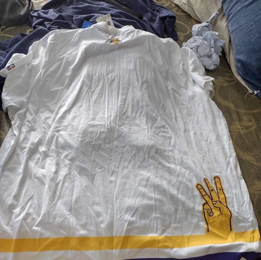 Adidas laker shrit